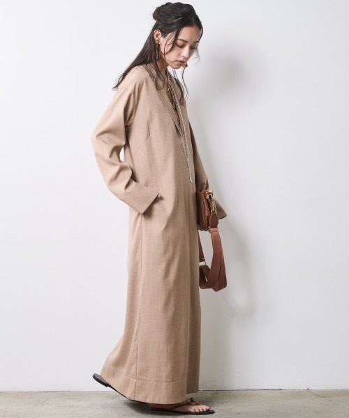 CHIC STYLE（シックスタイル）の「テーラードカラーロングワンピース＜大きいサイズ有＞シックスタイル（ワンピース・レディース・ベージュ/ブラック・M/L/LL/3L/4L/5L）」の3枚目の写真