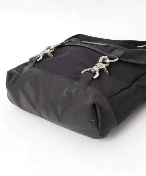 CRIMIE（クライミー）の「CRIMIE/クライミー/MILES OG 3LAYER SHOULDER BAG（ショルダーバッグ・メンズ・ブラック・F）」の3枚目の写真