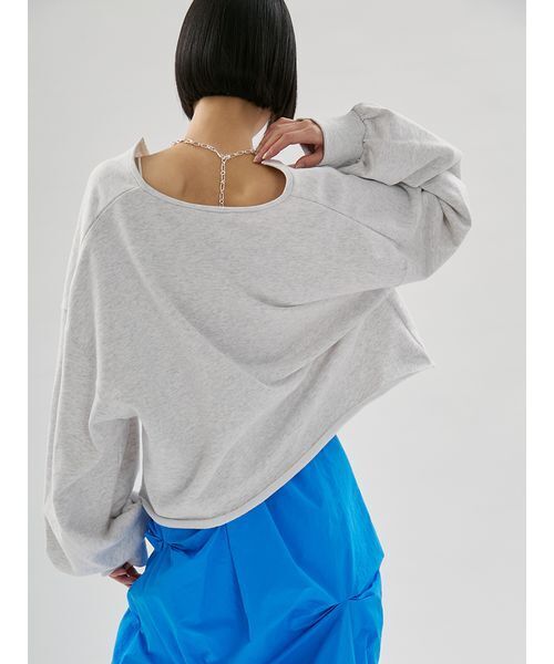 emmi（エミ）の「Vネックスウェットプルオーバー【セットアップ対応】（スウェット・レディース・チャコールグレー/レッド/ライトグレー・F）」の6枚目の写真