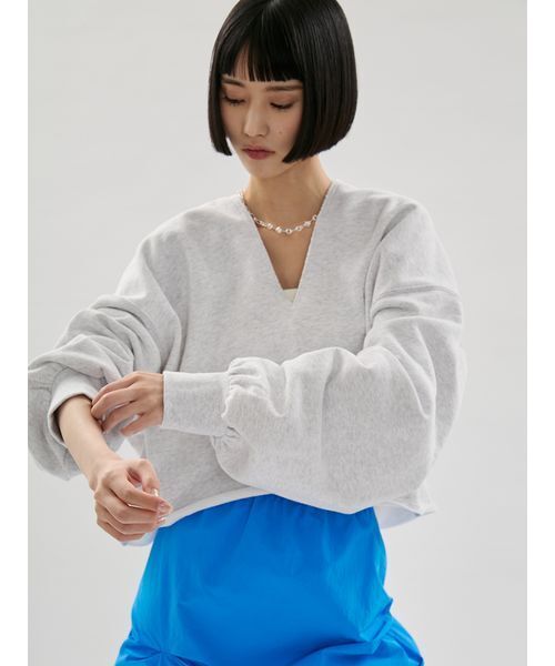 emmi（エミ）の「Vネックスウェットプルオーバー【セットアップ対応】（スウェット・レディース・チャコールグレー/レッド/ライトグレー・F）」の10枚目の写真