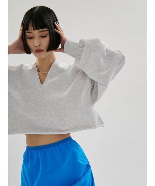 emmi（エミ）の「Vネックスウェットプルオーバー【セットアップ対応】（スウェット・レディース・チャコールグレー/レッド/ライトグレー・F）」の12枚目の写真