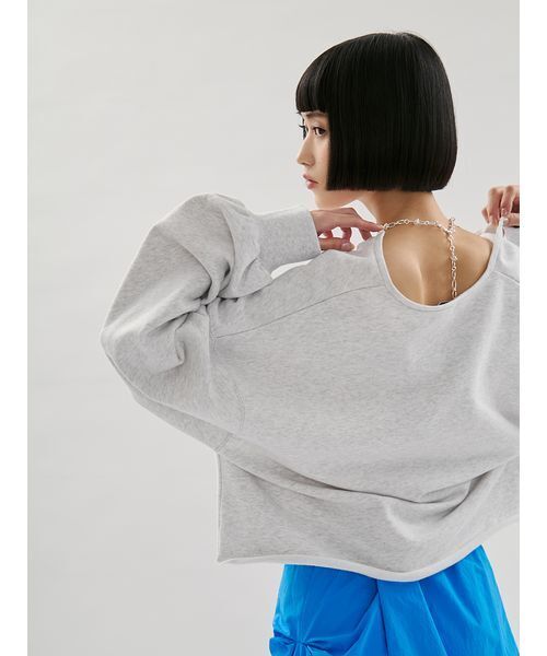 emmi（エミ）の「Vネックスウェットプルオーバー【セットアップ対応】（スウェット・レディース・チャコールグレー/レッド/ライトグレー・F）」の13枚目の写真