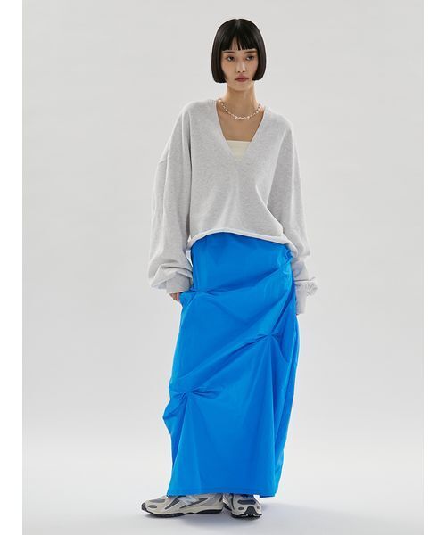 emmi（エミ）の「Vネックスウェットプルオーバー【セットアップ対応】（スウェット・レディース・チャコールグレー/レッド/ライトグレー・F）」の19枚目の写真