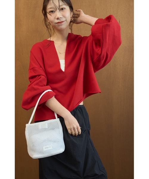 emmi（エミ）の「Vネックスウェットプルオーバー【セットアップ対応】（スウェット・レディース・チャコールグレー/レッド/ライトグレー・F）」の22枚目の写真