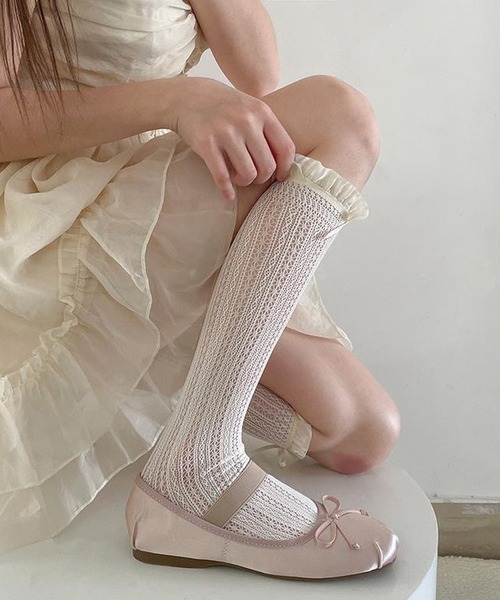 Nia(ニア)の「Nia(ニア)/リボンつきレースソックス(ソックス/靴下・レディース・ホワイト/アイボリー/ブラック・FREE)」の2枚目の写真