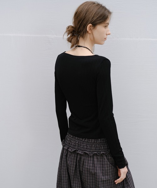 tageechita（タジチタ）の「【tageechita】ラップネック 長袖カットソー（Tシャツ/カットソー・レディース・ブラック/アイボリー・L/M/S）」の9枚目の写真