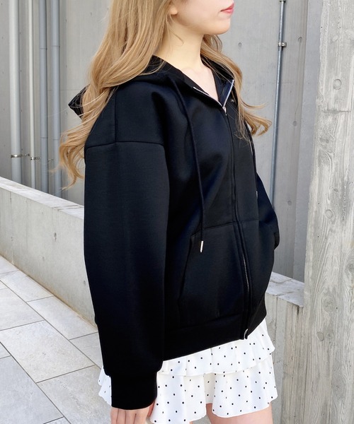 INGNI(イング)の「胸プレート付ダンボールダブルジップパーカー(パーカー・レディース・グレー/ライトピンク/ブラック/アイボリー・M)」の9枚目の写真