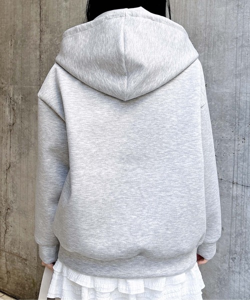 INGNI(イング)の「胸プレート付ダンボールダブルジップパーカー(パーカー・レディース・グレー/ライトピンク/ブラック/アイボリー・M)」の17枚目の写真