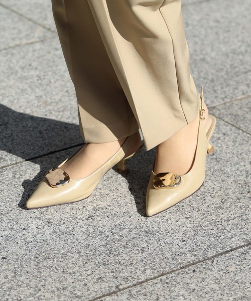 Gready Brilliant(グレディブリリアン)の「バックル2wayパンプス(パンプス・レディース・ブラック/ベージュ・37/38)」の2枚目の写真