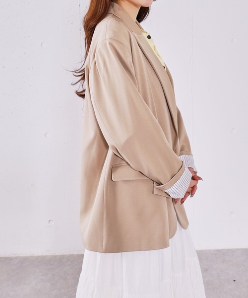 archives(アルシーヴ)の「金釦オーバーショルダーテーラードジャケット(テーラードジャケット・レディース・ネイビー/ベージュ・MEDIUM)」の18枚目の写真