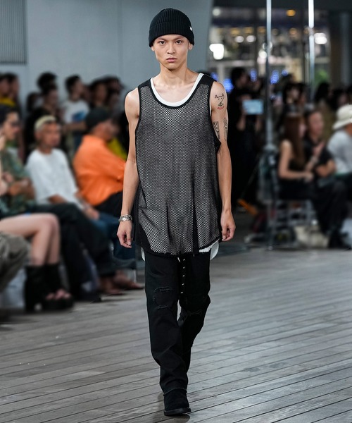 MSML(エムエスエムエル)の「STRETCH TWILL DESTROY CROPPED PANTS(デニムパンツ・メンズ・ブラック・M/L/XL)」の1枚目の写真