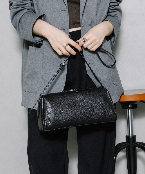 Beau're(ヴュレ)の「【BEAURE/ビュレ】スリム ロング ショルダー(ショルダーバッグ・レディース・ベージュ系/シルバー/ブラック・FREE)」の4枚目の写真
