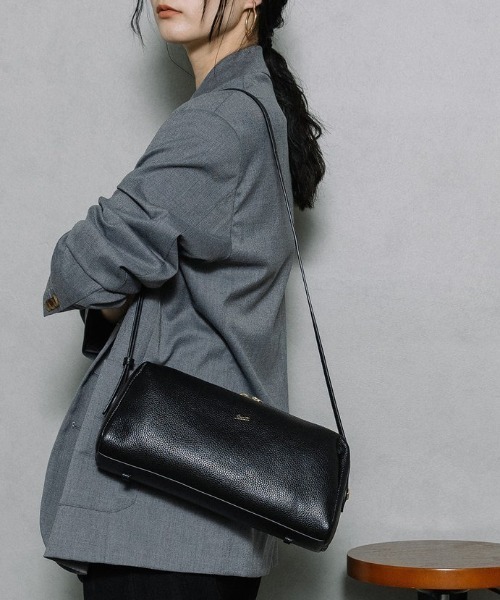 Beau're(ヴュレ)の「【BEAURE/ビュレ】スリム ロング ショルダー(ショルダーバッグ・レディース・ベージュ系/シルバー/ブラック・FREE)」の21枚目の写真