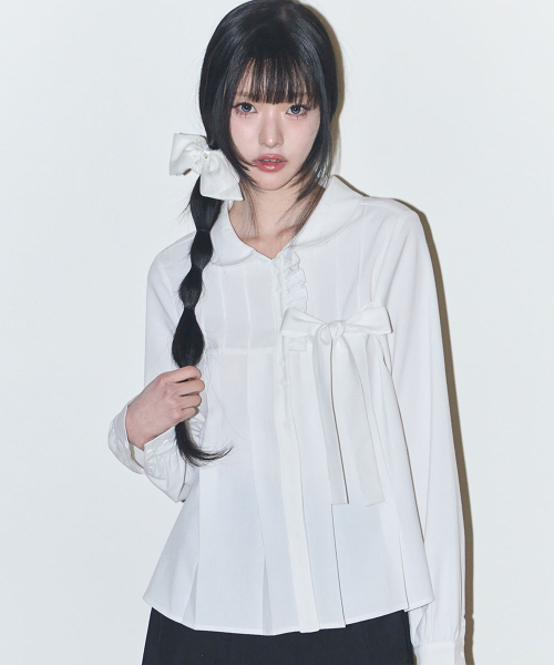 ILLIGO(イリゴ)の「リボンプリーツブラウス ホワイト(シャツ/ブラウス・レディース・その他・OS)」の1枚目の写真