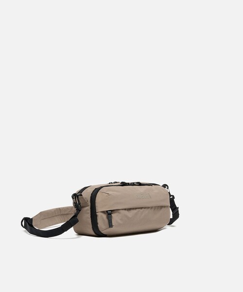 AIGLE(エーグル)の「撥水 ネイバーフッド クロスボディバッグ 2L(ショルダーバッグ・レディース・ブラウン/ブラック・FREE)」の5枚目の写真