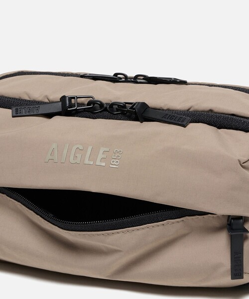 AIGLE(エーグル)の「撥水 ネイバーフッド クロスボディバッグ 2L(ショルダーバッグ・レディース・ブラウン/ブラック・FREE)」の9枚目の写真