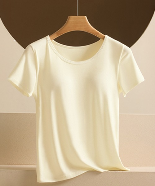 LOWO(ロワ)の「カップ付き 深めクルーネック デコルテきれい見え半袖Tシャツ(Tシャツ/カットソー・レディース・キャメル/ブラック/アイボリー/グレー・L/M/3L/2L)」の15枚目の写真
