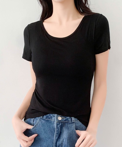 LOWO(ロワ)の「カップ付き 深めクルーネック デコルテきれい見え半袖Tシャツ(Tシャツ/カットソー・レディース・キャメル/ブラック/アイボリー/グレー・L/M/3L/2L)」の14枚目の写真