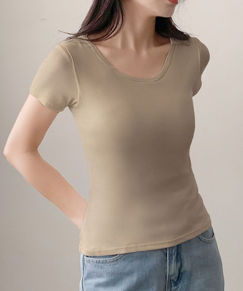 LOWO(ロワ)の「カップ付き 深めクルーネック デコルテきれい見え半袖Tシャツ(Tシャツ/カットソー・レディース・キャメル/ブラック/アイボリー/グレー・L/M/3L/2L)」の8枚目の写真