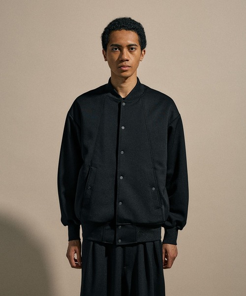 niko and...（ニコアンド）の「[NUMERALS]SOFT STADIUM BLOUSON（ブルゾン・メンズ・グレー/ブラック・MEDIUM/LARGE）」の6枚目の写真