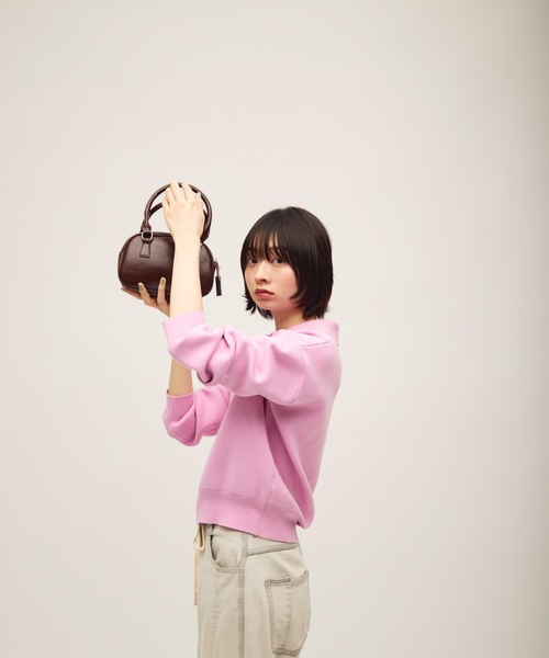 TONER(トナー)の「ラウンドミニバッグ/ロゴプレート付き(ショルダーバッグ・レディース・レッド/ブラウン/ブラック・FREE)」の4枚目の写真