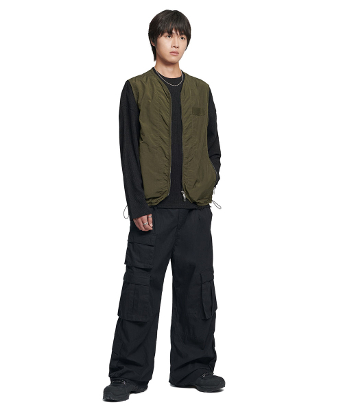 NOMANUAL(NOMANUAL)の「GRAPHIC NYLON VEST - KHAKI(ベスト・レディース・その他・SMALL/MEDIUM/LARGE)」の3枚目の写真