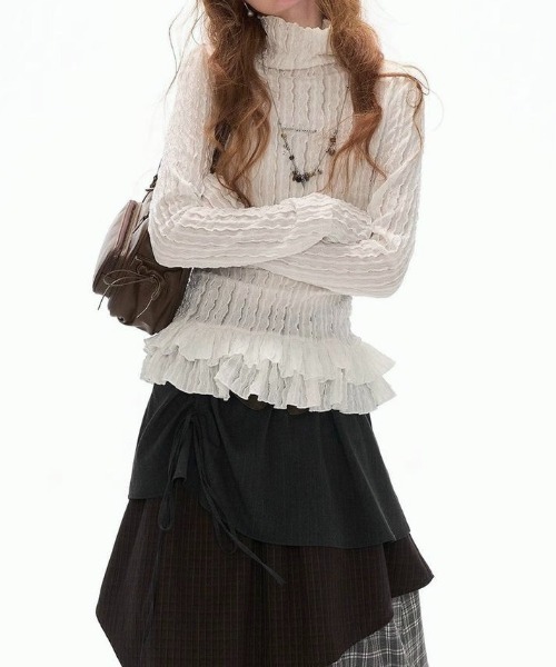 LADY LIKE(レディライク)の「【春夏新作】凹凸素材裾フリルティアードトップス(Tシャツ/カットソー・レディース・ホワイト・M)」の6枚目の写真