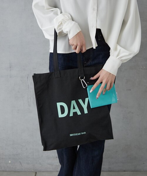 BIRTHDAY BAR（バースデイバー）の「メッシュポーチ付きキャンバスロゴスクエアトートバッグ（トートバッグ・レディース・グリーン/ブラック/アイボリー/ブルー・0）」の3枚目の写真