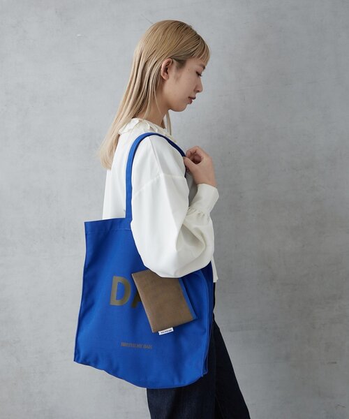 BIRTHDAY BAR（バースデイバー）の「メッシュポーチ付きキャンバスロゴスクエアトートバッグ（トートバッグ・レディース・グリーン/ブラック/アイボリー/ブルー・0）」の13枚目の写真