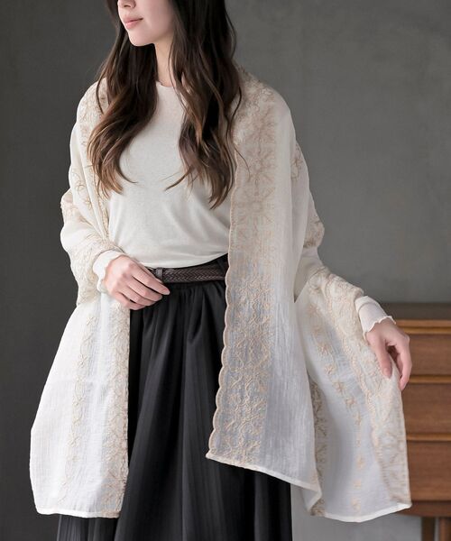 rps(アールピーエス)の「刺繍大判ストール(ストール/ショール・レディース・ミント/イエロー/アイボリー/ブルー・フリー)」の1枚目の写真