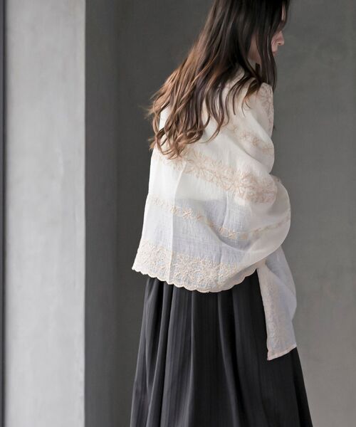 rps(アールピーエス)の「刺繍大判ストール(ストール/ショール・レディース・ミント/イエロー/アイボリー/ブルー・フリー)」の7枚目の写真