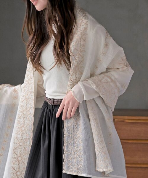 rps(アールピーエス)の「刺繍大判ストール(ストール/ショール・レディース・ミント/イエロー/アイボリー/ブルー・フリー)」の8枚目の写真