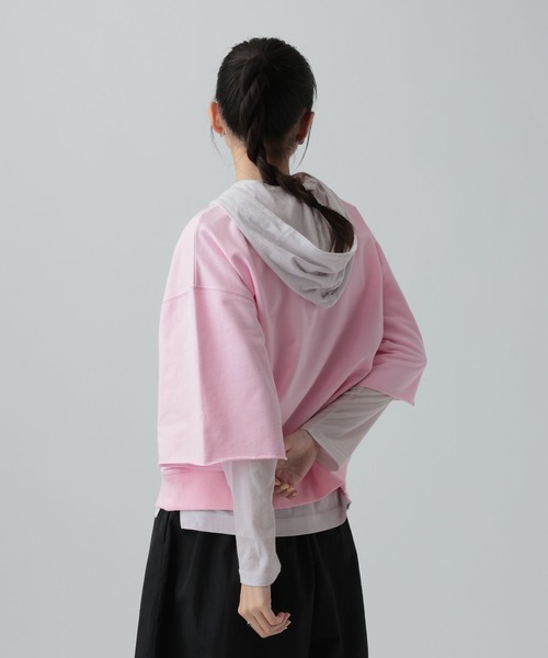 LEPSIM（レプシィム）の「シアーフードヘンリープルオーバー　661801（Tシャツ/カットソー・レディース・イエロー/ライトグレー/チャコールグレー・FREE）」の3枚目の写真