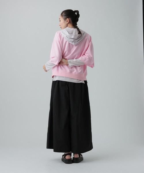 LEPSIM（レプシィム）の「シアーフードヘンリープルオーバー　661801（Tシャツ/カットソー・レディース・イエロー/ライトグレー/チャコールグレー・FREE）」の10枚目の写真