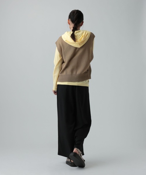 LEPSIM（レプシィム）の「シアーフードヘンリープルオーバー　661801（Tシャツ/カットソー・レディース・イエロー/ライトグレー/チャコールグレー・FREE）」の17枚目の写真