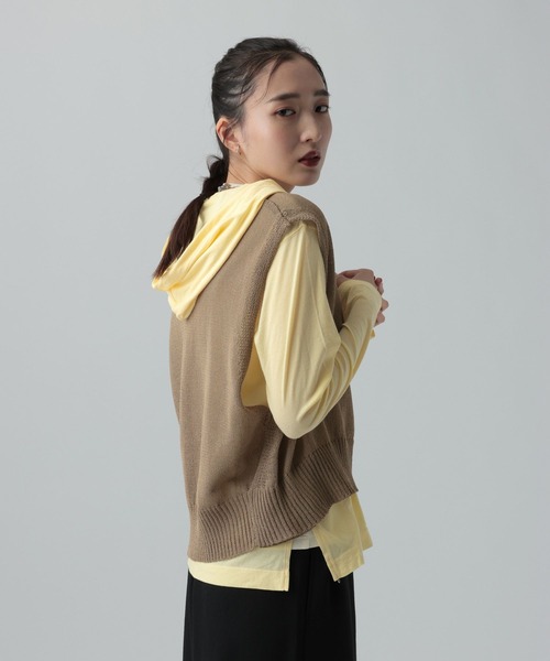 LEPSIM（レプシィム）の「シアーフードヘンリープルオーバー　661801（Tシャツ/カットソー・レディース・イエロー/ライトグレー/チャコールグレー・FREE）」の7枚目の写真