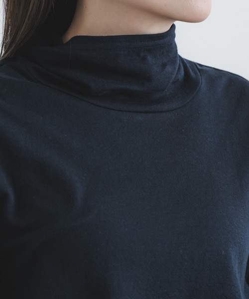 quadro(クオドロ)の「スーピマ接結ニットタートルネックプルオーバー(Tシャツ/カットソー・レディース・ダークネイビー/ブルーグレー/サンドベージュ・FREE)」の18枚目の写真