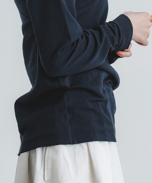 quadro(クオドロ)の「スーピマ接結ニットタートルネックプルオーバー(Tシャツ/カットソー・レディース・ダークネイビー/ブルーグレー/サンドベージュ・FREE)」の20枚目の写真