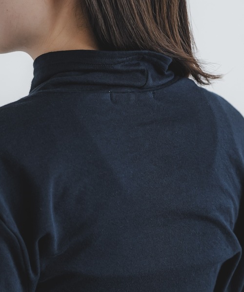 quadro(クオドロ)の「スーピマ接結ニットタートルネックプルオーバー(Tシャツ/カットソー・レディース・ダークネイビー/ブルーグレー/サンドベージュ・FREE)」の21枚目の写真