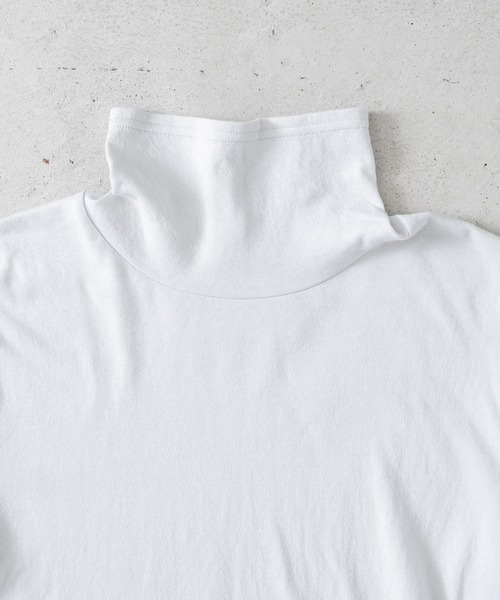 quadro(クオドロ)の「スーピマ接結ニットタートルネックプルオーバー(Tシャツ/カットソー・レディース・ダークネイビー/ブルーグレー/サンドベージュ・FREE)」の6枚目の写真