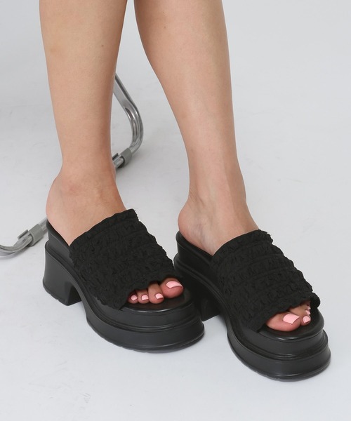 3.3 Field Trip (3.3フィールドトリップ)の「3.3 Field Trip/ギャザー厚底サンダル(サンダル・レディース・アイボリー/ブラック・SMALL/MEDIUM/LARGE)」の2枚目の写真