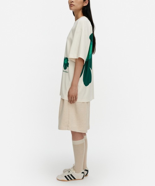 marimekko(マリメッコ)の「【kioski】 Nopeus Unikko / shirt(Tシャツ/カットソー・レディース・モスグリーン・SMALL/MEDIUM/X-SMALL/XX-SMALL/LARGE)」の2枚目の写真