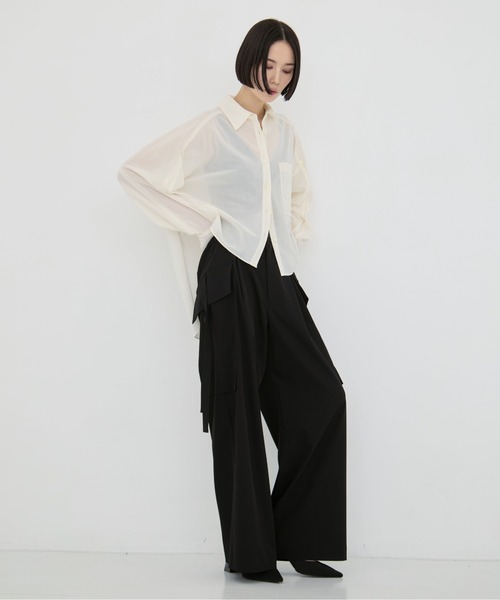UJOH(ウジョー)の「【UJOH/ウジョー】《STUDIOUS別注》別注Wide-Leg Flap Pocket Pants/ワイドレッグフラップポケットパンツ(スラックス・レディース・ブラック/ダークグレー・1/3/2)」の5枚目の写真