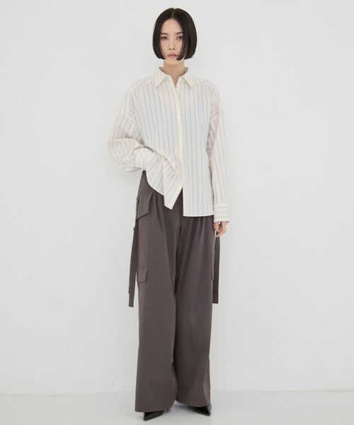 UJOH(ウジョー)の「【UJOH/ウジョー】《STUDIOUS別注》別注Wide-Leg Flap Pocket Pants/ワイドレッグフラップポケットパンツ(スラックス・レディース・ブラック/ダークグレー・1/3/2)」の9枚目の写真