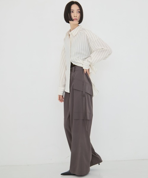 UJOH(ウジョー)の「【UJOH/ウジョー】《STUDIOUS別注》別注Wide-Leg Flap Pocket Pants/ワイドレッグフラップポケットパンツ(スラックス・レディース・ブラック/ダークグレー・1/3/2)」の11枚目の写真