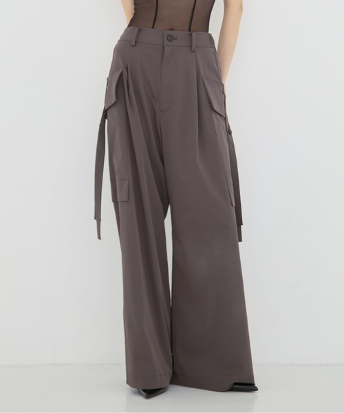 UJOH(ウジョー)の「【UJOH/ウジョー】《STUDIOUS別注》別注Wide-Leg Flap Pocket Pants/ワイドレッグフラップポケットパンツ(スラックス・レディース・ブラック/ダークグレー・1/3/2)」の12枚目の写真