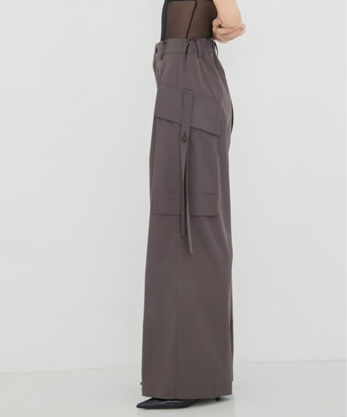 UJOH(ウジョー)の「【UJOH/ウジョー】《STUDIOUS別注》別注Wide-Leg Flap Pocket Pants/ワイドレッグフラップポケットパンツ(スラックス・レディース・ブラック/ダークグレー・1/3/2)」の13枚目の写真