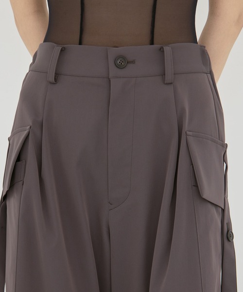 UJOH(ウジョー)の「【UJOH/ウジョー】《STUDIOUS別注》別注Wide-Leg Flap Pocket Pants/ワイドレッグフラップポケットパンツ(スラックス・レディース・ブラック/ダークグレー・1/3/2)」の15枚目の写真