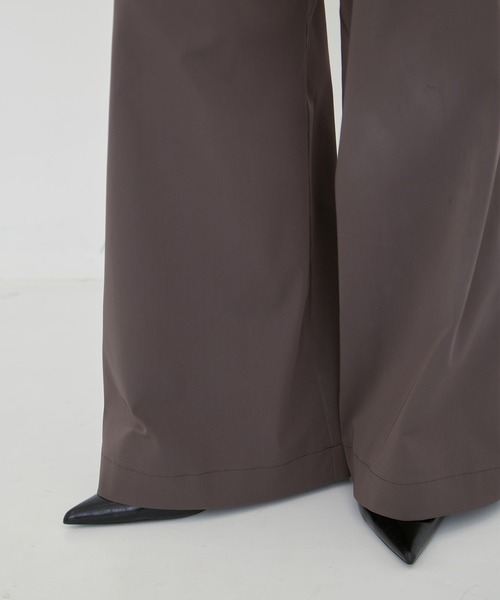 UJOH(ウジョー)の「【UJOH/ウジョー】《STUDIOUS別注》別注Wide-Leg Flap Pocket Pants/ワイドレッグフラップポケットパンツ(スラックス・レディース・ブラック/ダークグレー・1/3/2)」の17枚目の写真