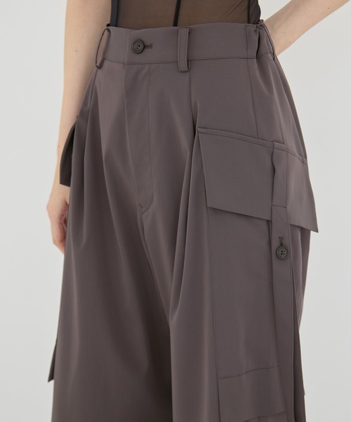 UJOH(ウジョー)の「【UJOH/ウジョー】《STUDIOUS別注》別注Wide-Leg Flap Pocket Pants/ワイドレッグフラップポケットパンツ(スラックス・レディース・ブラック/ダークグレー・1/3/2)」の16枚目の写真